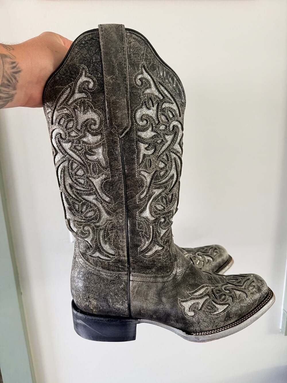 J.B. Dillon Women's Silver Embroidered Western Boots, Size 10 B, Made in Mexico - Picture 4 of 8